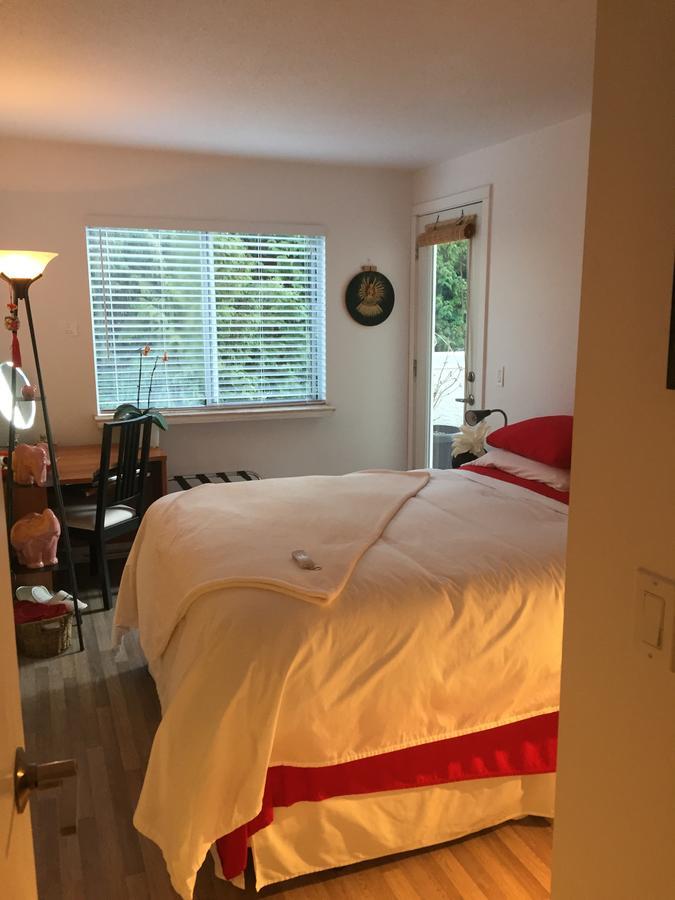 A Room At The Camelia Bed And Breakfast Tsawwassen Exteriör bild